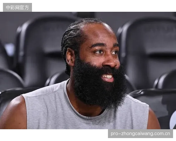 骑士为得到哈登付出巨大代价,将年轻核心后卫加兰送至快船。 骑士为得到哈登付出巨大代价,将年轻核心后卫加兰送至快船。